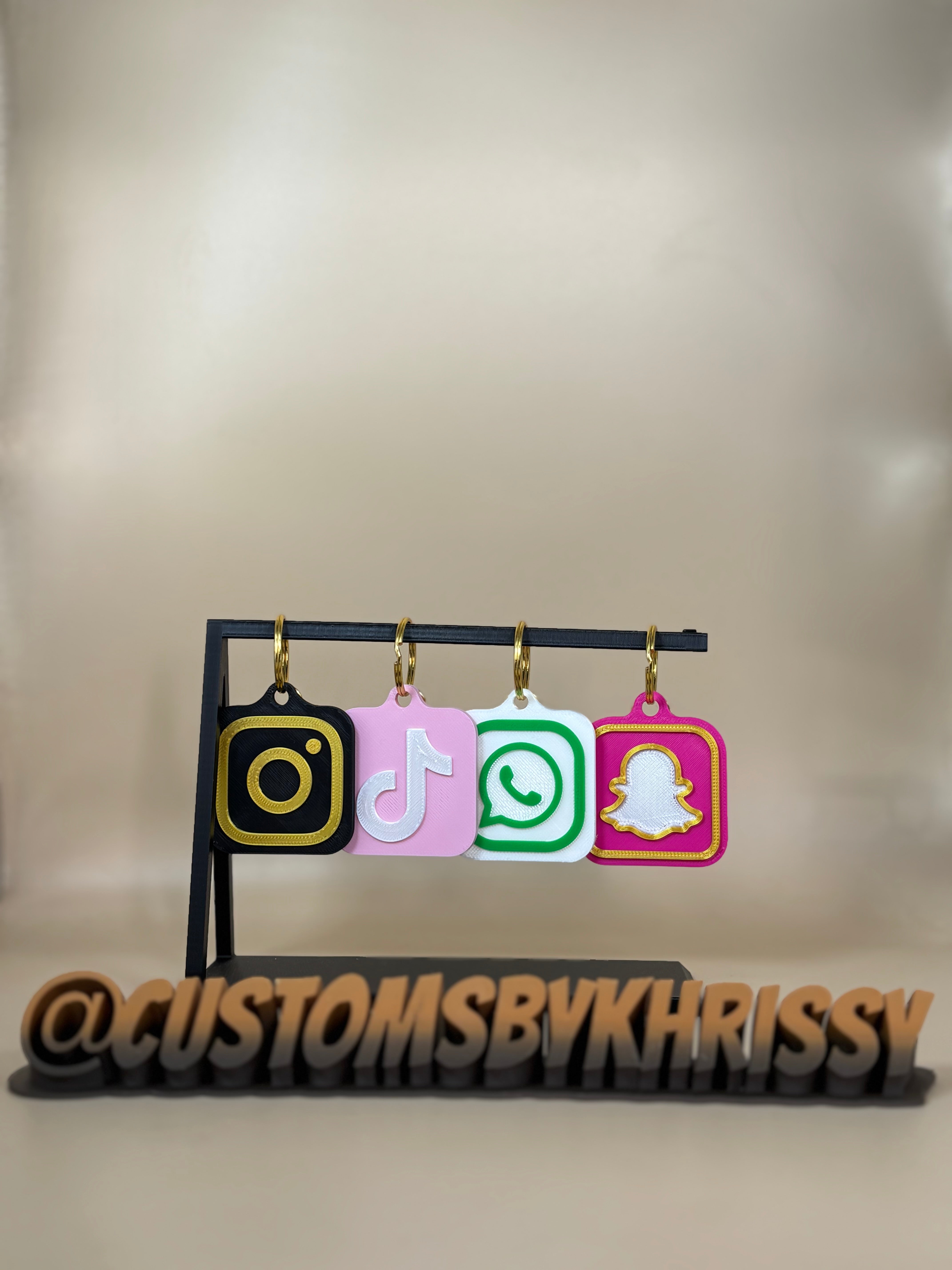 3D Printed NFC Tap-To-Follow Keychain – Instagram / TikTok / Business Link